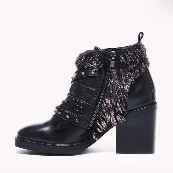 Kelsi Dagger Studded Metallic Faux Fur Ankle Black Leather Boot Women Sizes NWOB - Picture 4 of 14